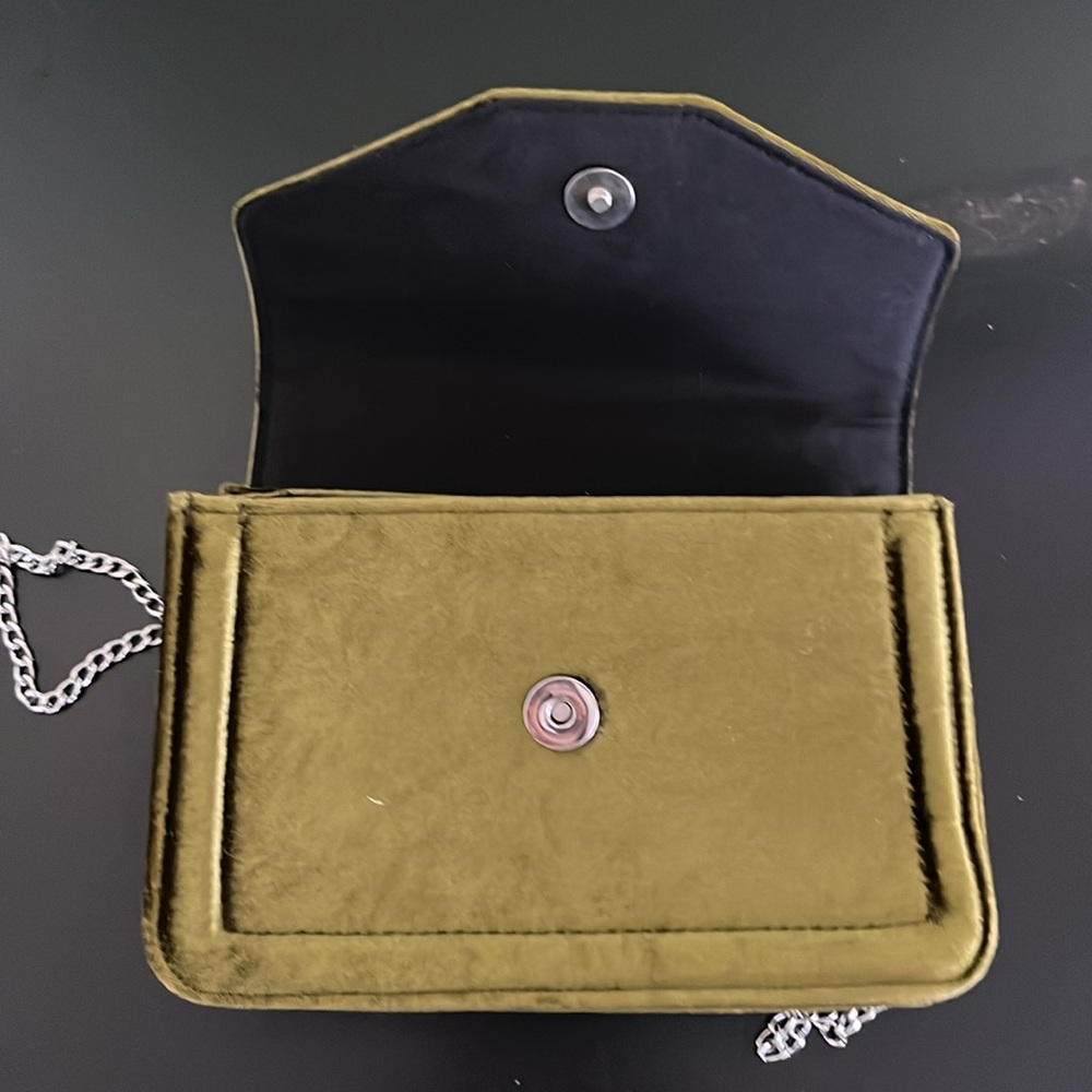 Akira RENDEZVOUX VELVET PURSE. PRICE IS FIRM - Picture 10 of 12